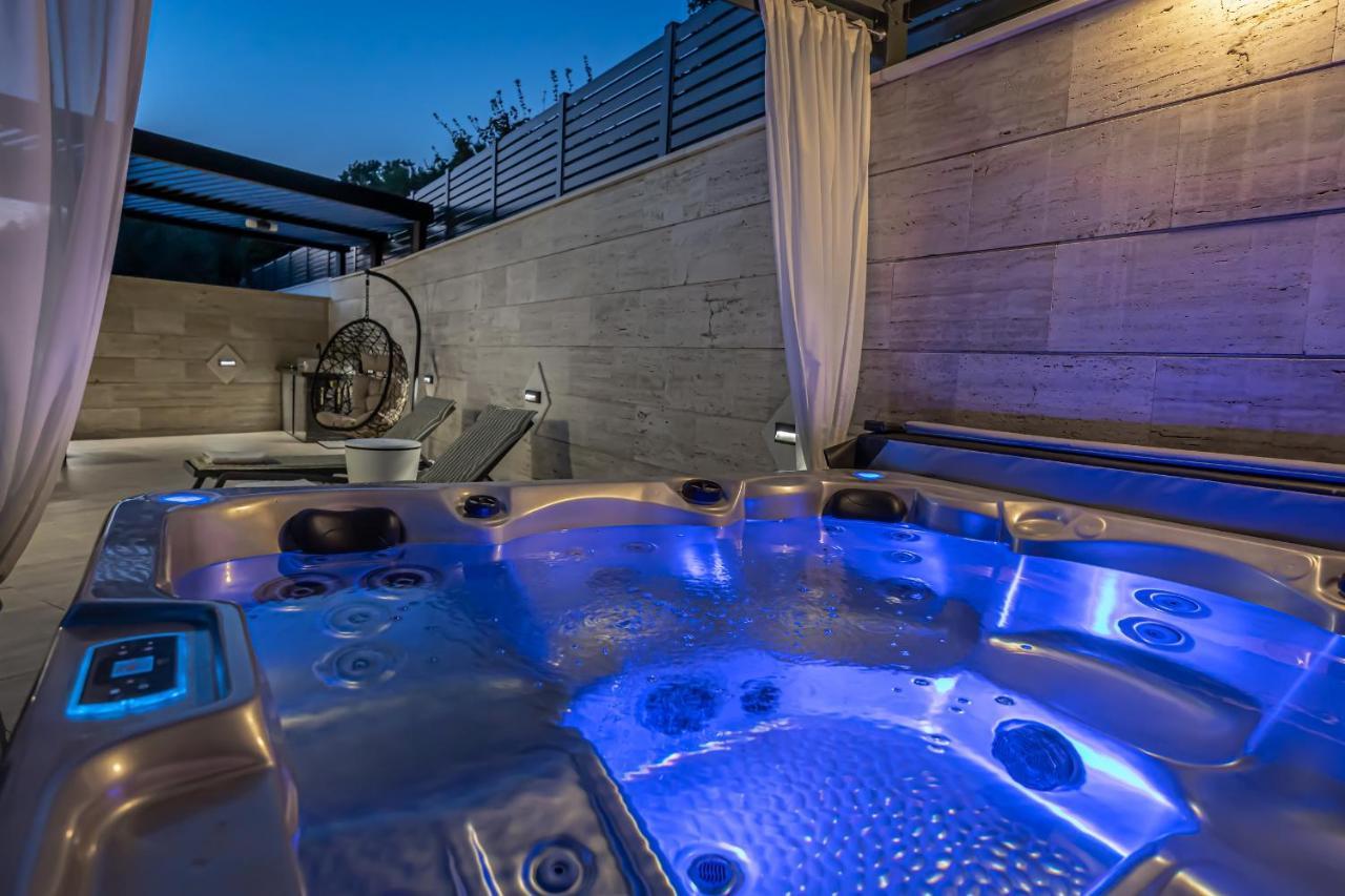Villa Marassi With Heated Pool, Hot Tub And Sauna Crikvenica Exteriér fotografie